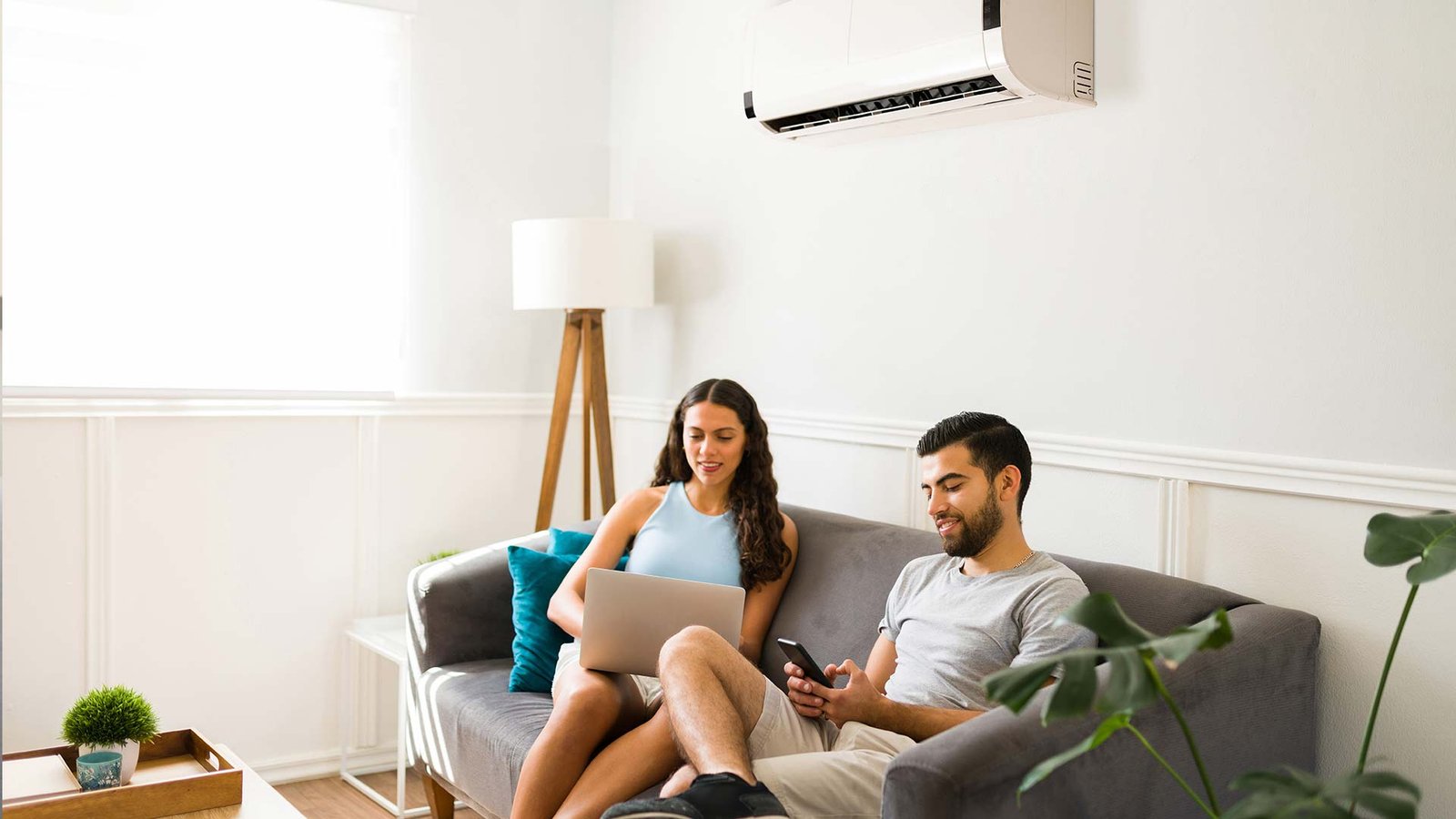 couple-on-devices